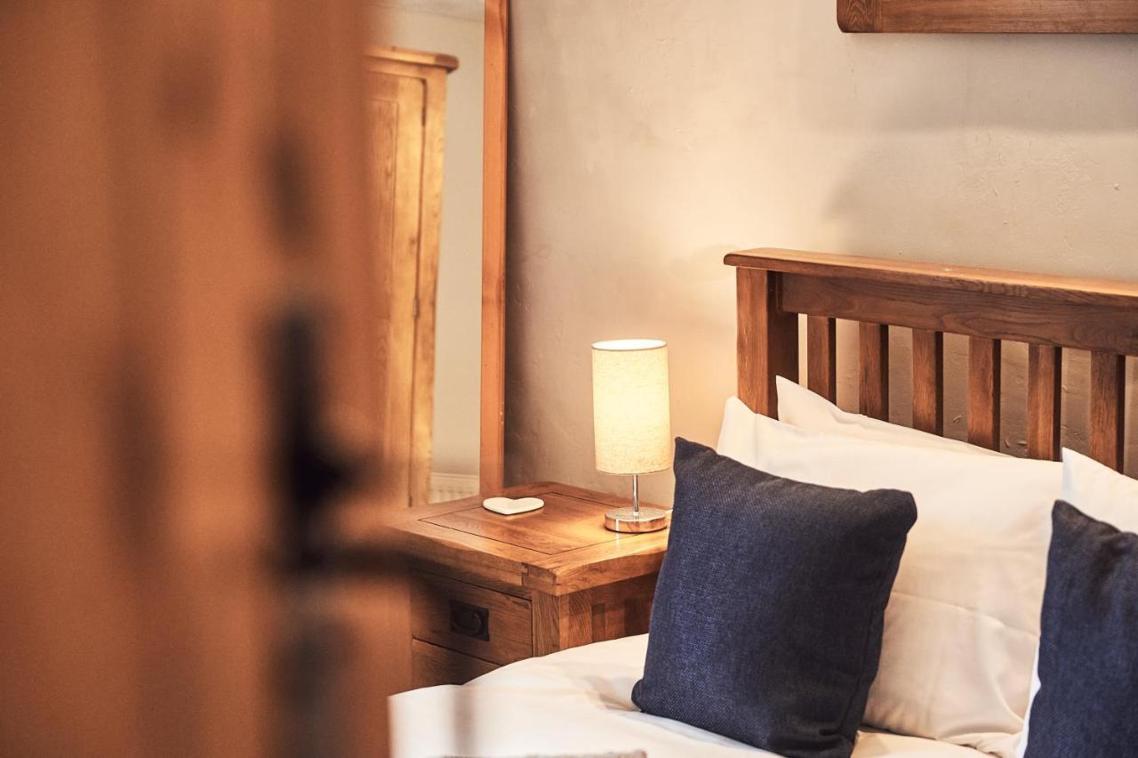 Penuwch Boathouse- Lakeside Rural Cottage Ideal For Families With Indoor Heated Pool Carmarthen Extérieur photo