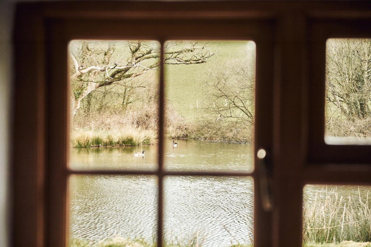 Penuwch Boathouse- Lakeside Rural Cottage Ideal For Families With Indoor Heated Pool Carmarthen Extérieur photo